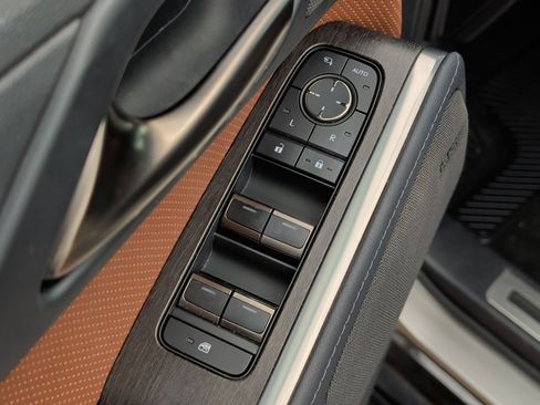 Used 2024 Lexus GX 550 w/ Cold Area Package AWD/4WD image 9