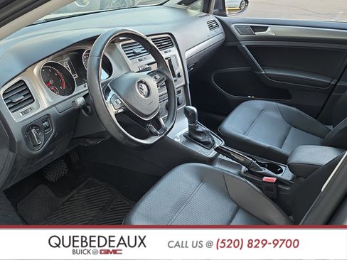 Used 2015 Volkswagen Golf SE image 11