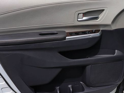 Used 2021 Toyota Sienna XLE w/ XLE Plus Package FWD image 34