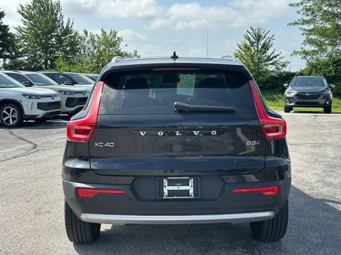 Used 2025 Volvo XC40 B5 Plus AWD/4WD image 6