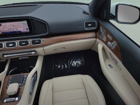Certified 2026 Mercedes-Benz GLS 580 4MATIC image 15