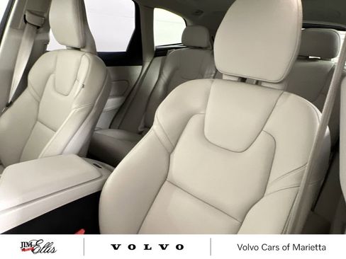Used 2025 Volvo XC60 B5 Plus w/ Climate Package image 14