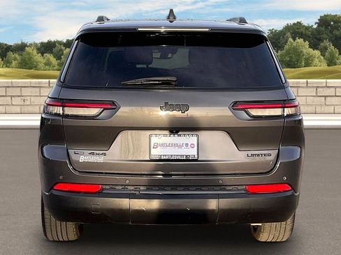 Used 2023 Jeep Grand Cherokee L Limited w/ Black Appearance Package image 4