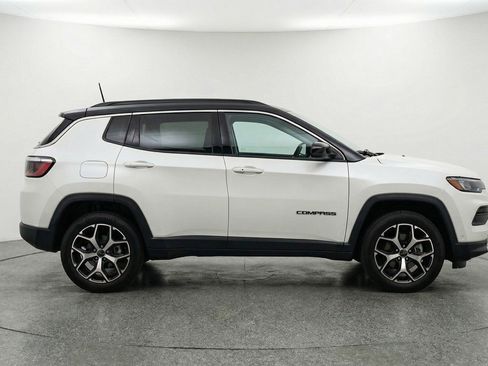 Used 2025 Jeep Compass Limited AWD/4WD image 11
