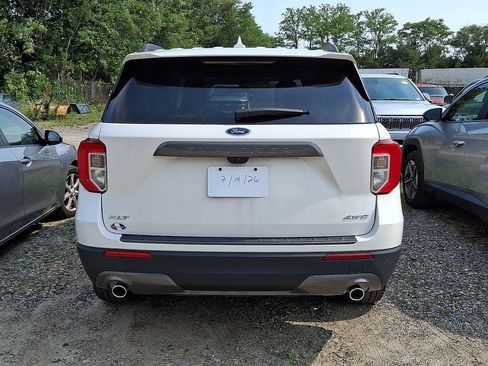 Used 2024 Ford Explorer XLT w/ Equipment Group 202A AWD/4WD image 5