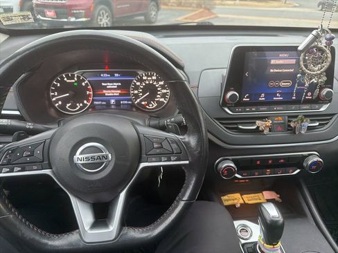 Used 2022 Nissan Altima 2.5 SR image 17