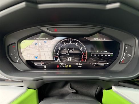 Used 2022 Lamborghini Urus image 30
