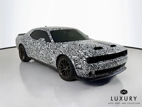 Used 2022 Dodge Challenger SRT Hellcat RWD image 3