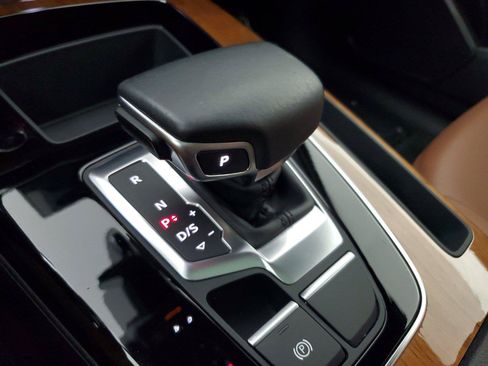 Used 2021 Audi Q5 2.0T Premium w/ Convenience Package AWD/4WD image 32