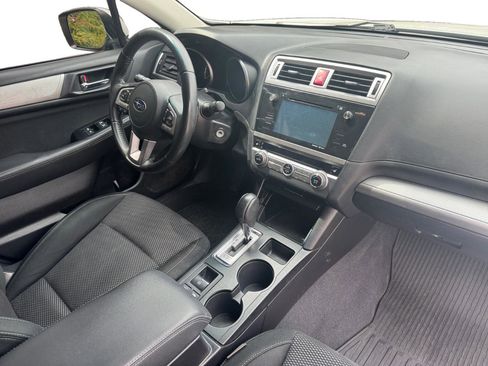 Used 2017 Subaru Outback 2.5i Premium image 4