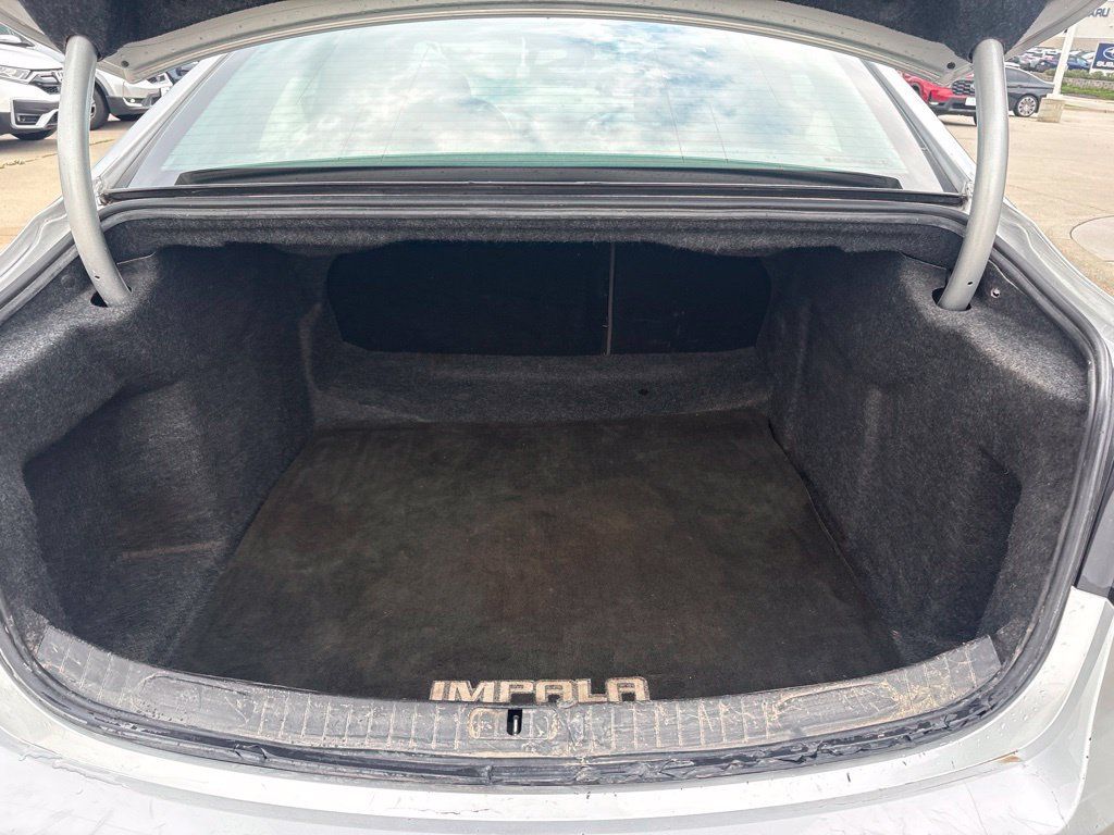 Used 2017 Chevrolet Impala LT w/ Leather Package FWD image 40