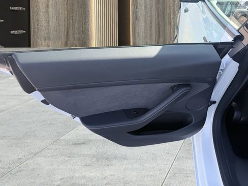 Used 2023 Tesla Model 3 Standard Range image 32