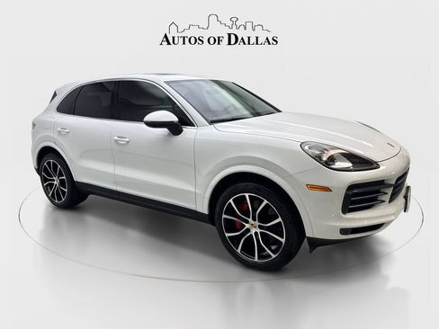 Used 2022 Porsche Cayenne w/ Premium Package AWD/4WD image 4