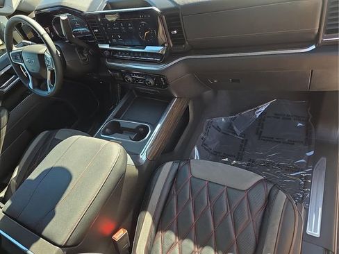 Used 2025 Chevrolet Silverado 2500 LT w/ Trail Boss Package image 11