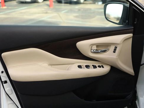 Used 2024 Nissan Murano Platinum w/ Cargo Package FWD image 9