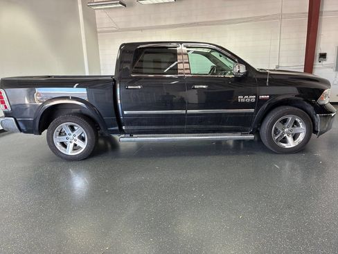 Used 2016 RAM 1500 Laramie AWD/4WD image 3