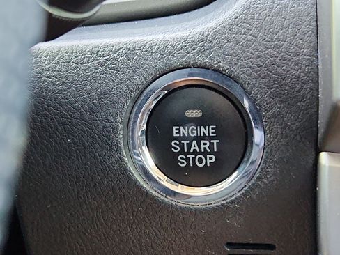 Used 2015 Toyota 4Runner Limited AWD/4WD image 28