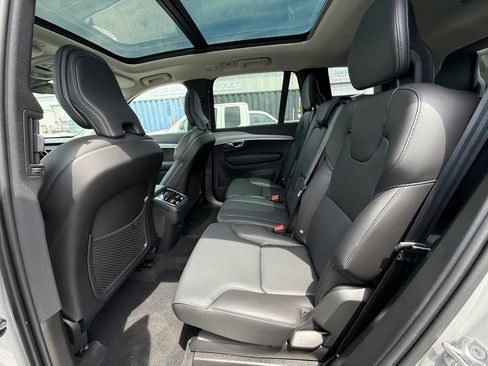 Used 2025 Volvo XC90 B5 Core AWD/4WD image 21