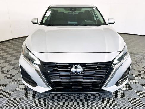 Used 2023 Nissan Altima 2.5 SV FWD image 8