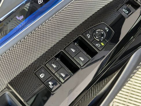 Used 2025 BMW 740i xDrive image 12