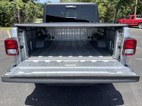 Used 2022 Jeep Gladiator Sport AWD/4WD image 43