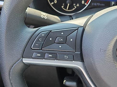 Used 2025 Nissan Altima 2.5 SV FWD image 18