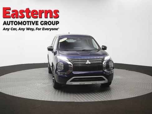 Used 2022 Mitsubishi Outlander SE AWD/4WD image 41