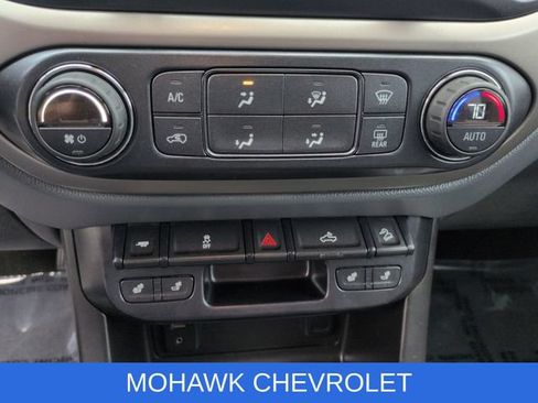 Used 2015 Chevrolet Colorado Z71 AWD/4WD image 17