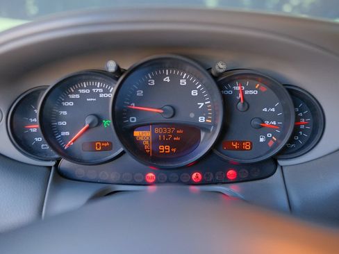 Used 2004 Porsche 911 Carrera RWD image 14