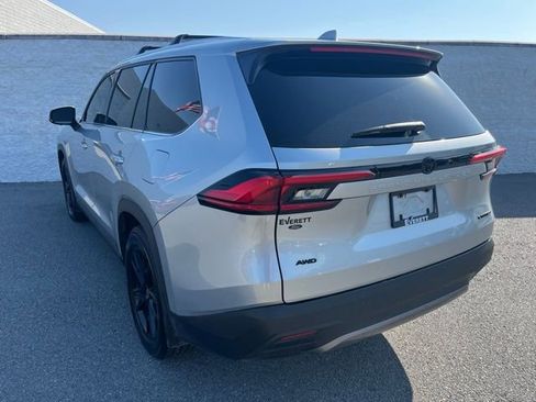 Used 2024 Toyota Grand Highlander Limited image 6