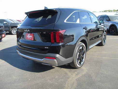 Used 2025 Kia Sorento EX image 5