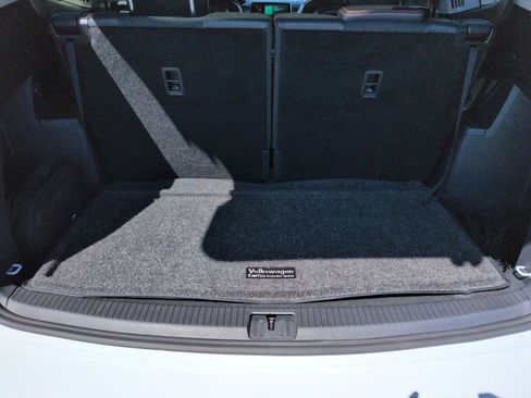 Used 2024 Volkswagen Atlas Peak Edition SE image 23