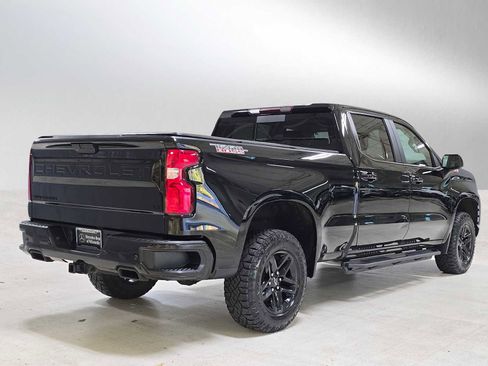 Used 2021 Chevrolet Silverado 1500 LT Trail Boss w/ Convenience Package II image 3