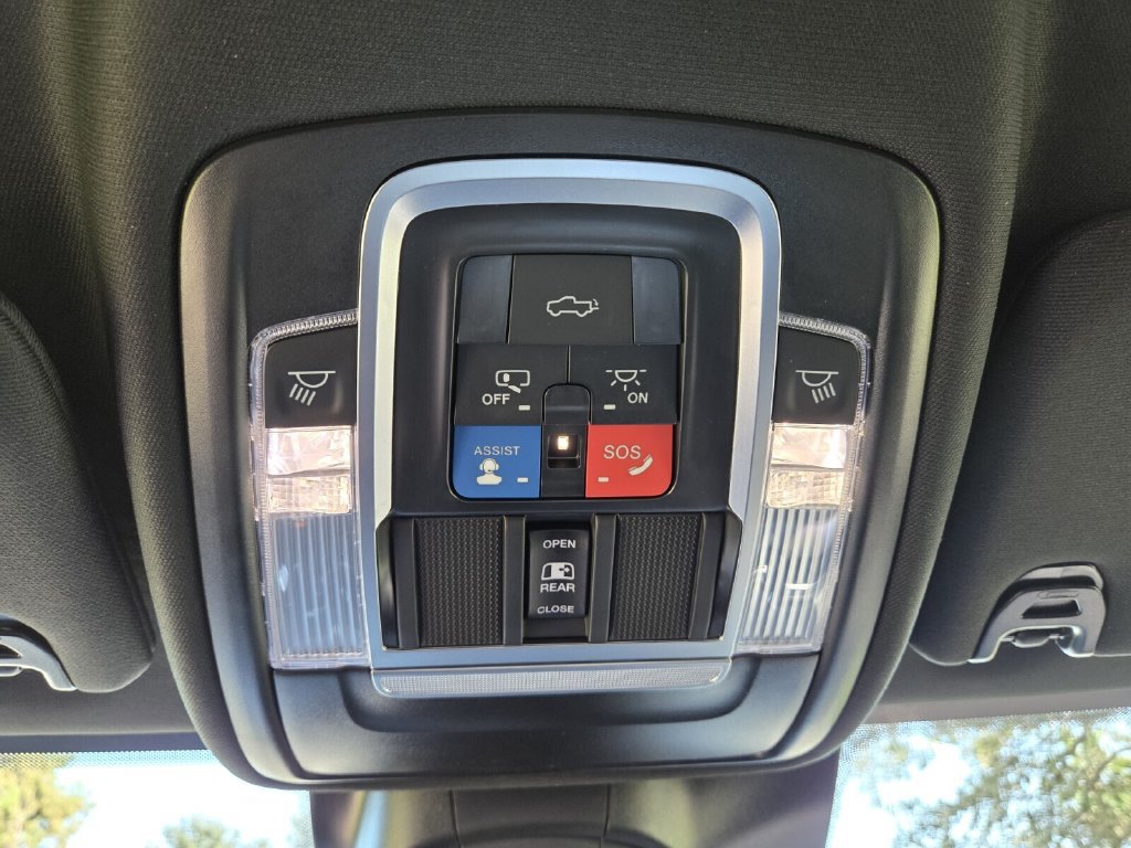 Used 2024 RAM 2500 Limited AWD/4WD image 16