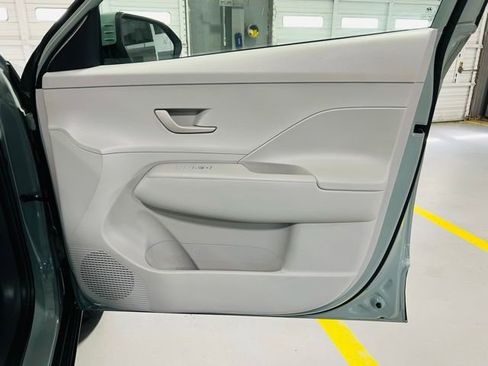 Used 2025 Hyundai Kona SEL image 35