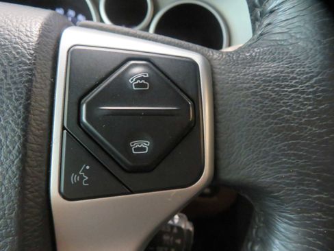 Used 2017 Toyota Sequoia Platinum RWD image 42