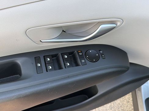 Used 2025 Hyundai Tucson SE FWD image 30