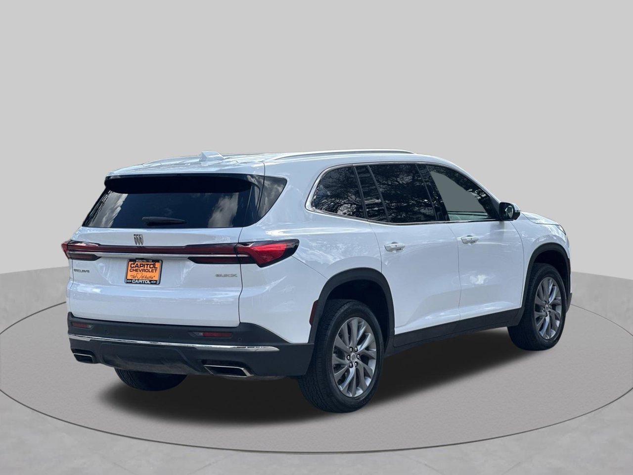 Used 2025 Buick Enclave Preferred FWD image 5
