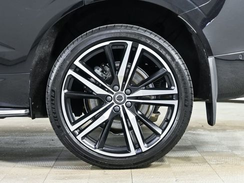 Used 2021 Volvo XC60 T6 R-Design w/ Advanced Package image 40