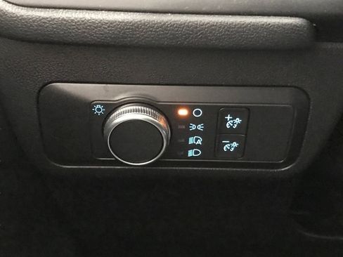 Used 2020 Ford Escape SE image 16