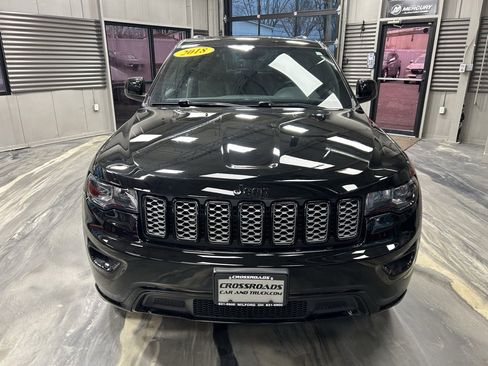 Used 2018 Jeep Grand Cherokee Altitude image 36