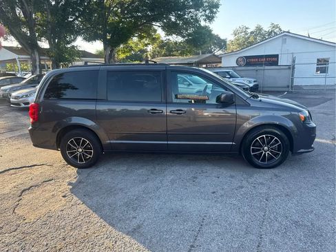 Used 2016 Dodge Grand Caravan R/T FWD image 4