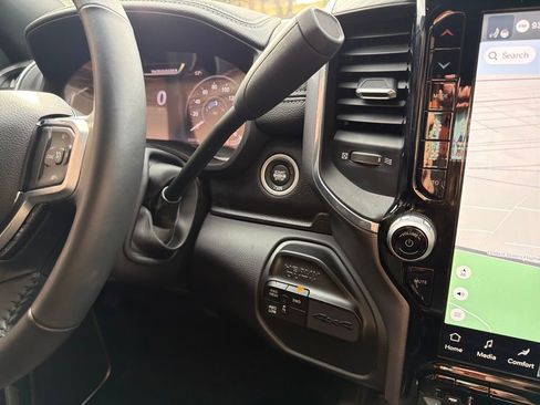 Used 2024 RAM 2500 Laramie w/ Night Edition image 31