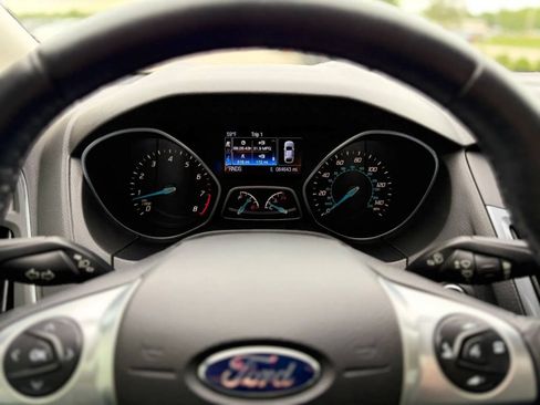 Used 2014 Ford Focus Titanium FWD image 18