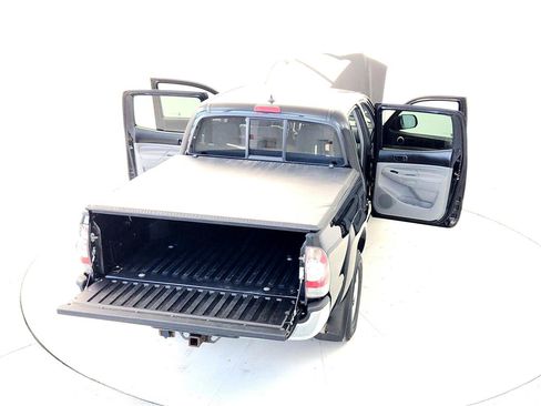 Certified 2015 Toyota Tacoma 4x4 Double Cab image 23