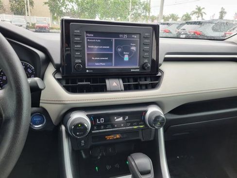 Used 2021 Toyota RAV4 XLE image 21
