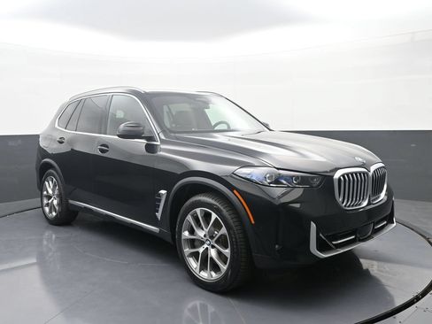 New 2026 BMW X5 xDrive50e AWD/4WD image 3