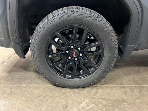 Used 2020 GMC Sierra 1500 Elevation w/ Elevation Value Package AWD/4WD image 9
