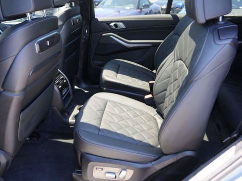 Used 2024 BMW X7 xDrive40i w/ M Sport Package AWD/4WD image 10