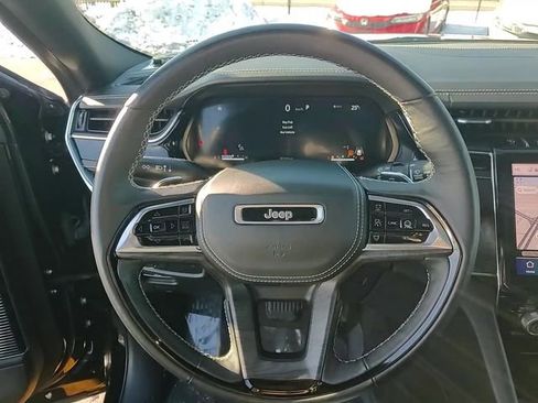 Used 2022 Jeep Grand Cherokee Overland w/ Adv Protech Group III image 19